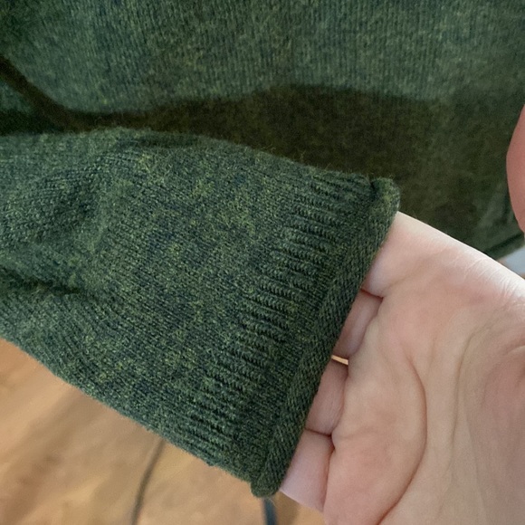 J Crew Factory olive green plush wool blend center rib v-neck sweater size XS - Picture 13 of 13